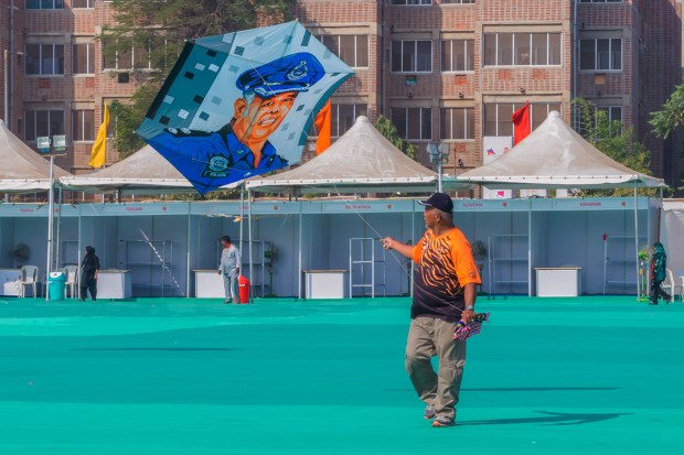 kitefestival_policekite